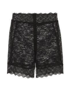 DUNDAS Black Women‘s Shorts & Bermuda