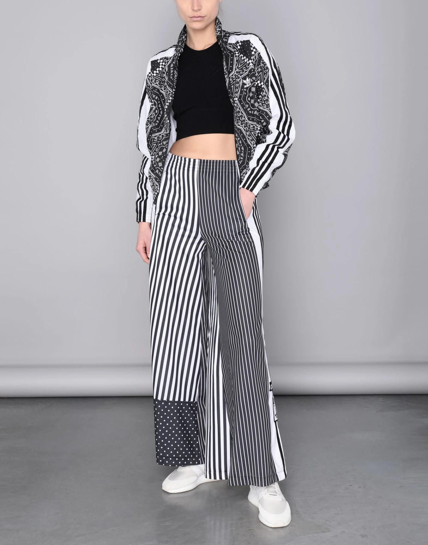 ADIDAS ORIGINALS WINDBREAKER Black Women‘s Jacket 4 ADIDAS ORIGINALS WINDBREAKER Black Women‘s Jacket - Image 2